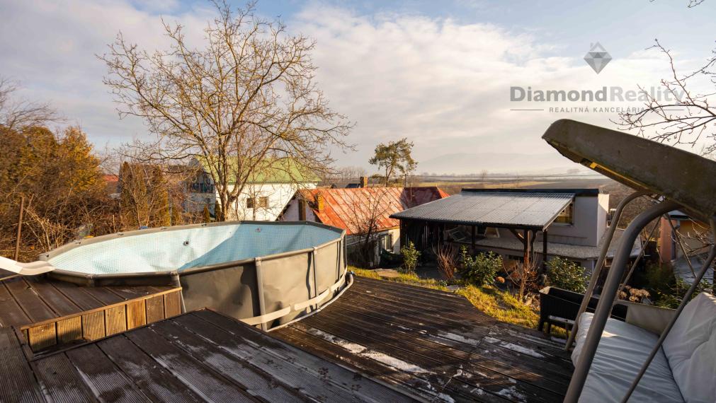 NA PREDAJ KRÁSNY 4 IZBOVÝ RODINNÝ DOM PRIPRAVENÝ NA NASŤAHOVANIE | OBEC GYŇOV