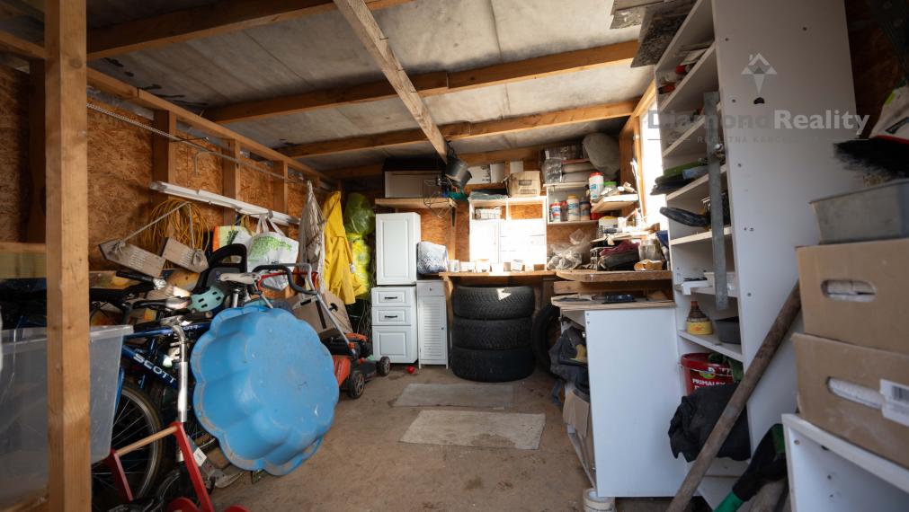 NA PREDAJ KRÁSNY 4 IZBOVÝ RODINNÝ DOM PRIPRAVENÝ NA NASŤAHOVANIE | OBEC GYŇOV