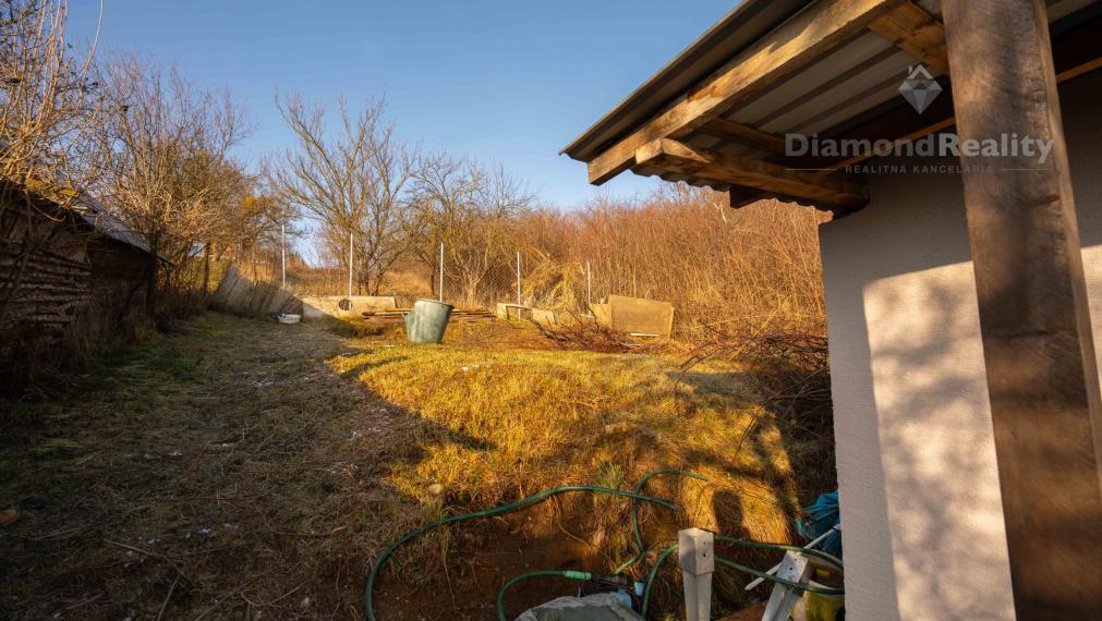 NA PREDAJ KRÁSNY 4 IZBOVÝ RODINNÝ DOM PRIPRAVENÝ NA NASŤAHOVANIE | OBEC GYŇOV