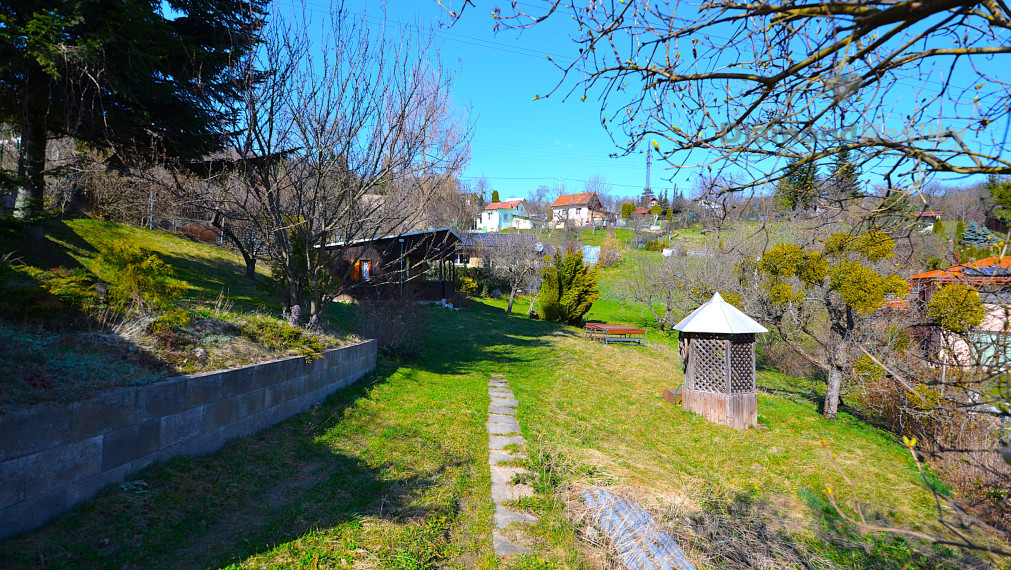 TOP Košice - Chata s krásnym pozemkom, elektrina, pitná voda