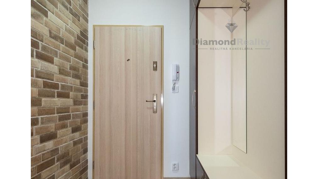 Na predaj moderný 3 izbový byt , Sídlisko KVP, Na ulici Grunte 3