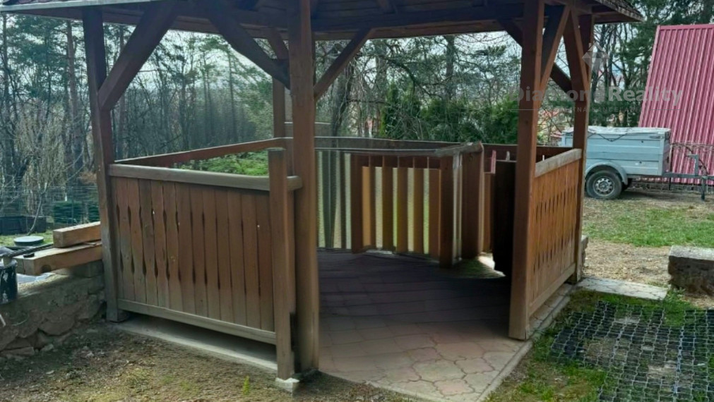 Na predaj murovaná chata , obec Šemša ,Košice  -  Okolie