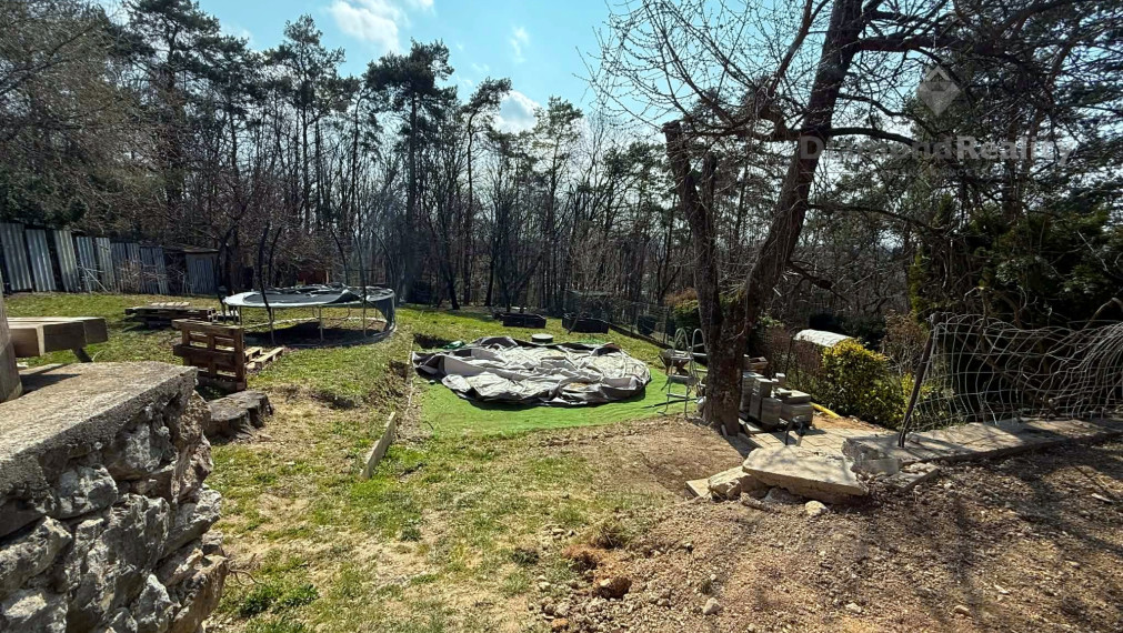 Na predaj murovaná chata , obec Šemša ,Košice  -  Okolie