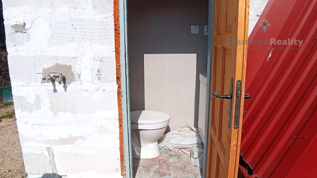 Na predaj murovaná chata , obec Šemša ,Košice  -  Okolie