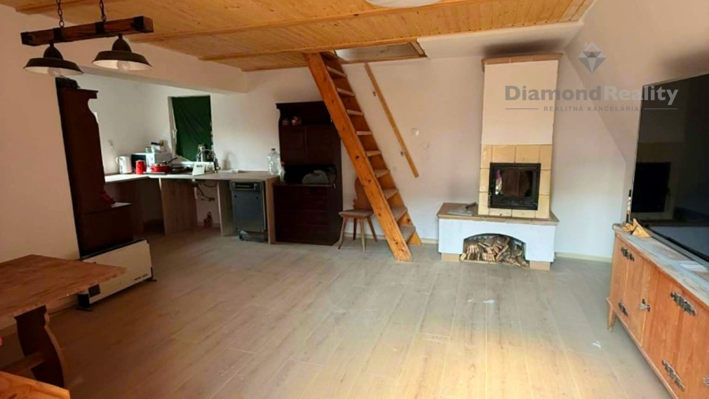 Na predaj murovaná chata , obec Šemša ,Košice  -  Okolie