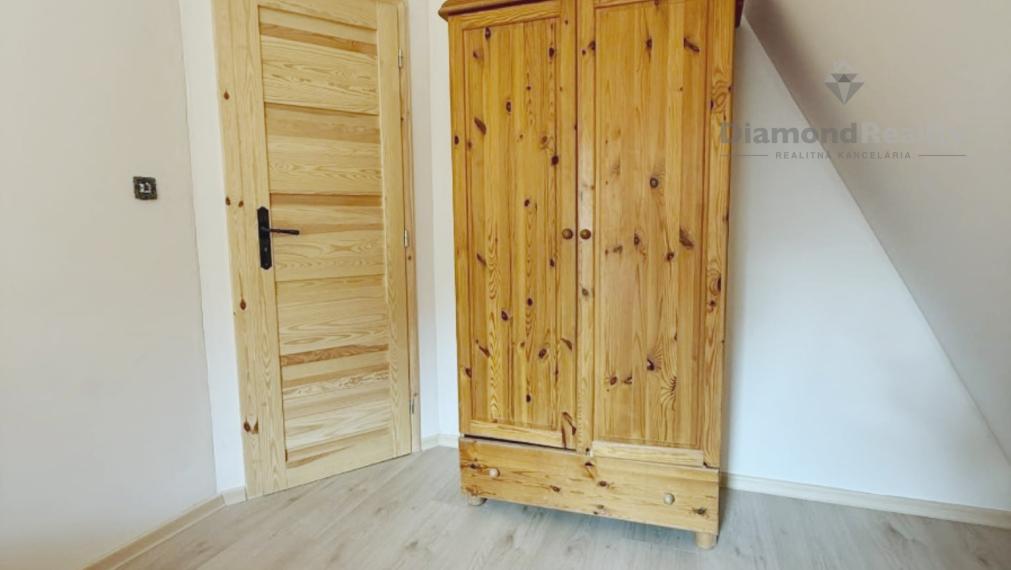 Na predaj murovaná chata , obec Šemša ,Košice  -  Okolie