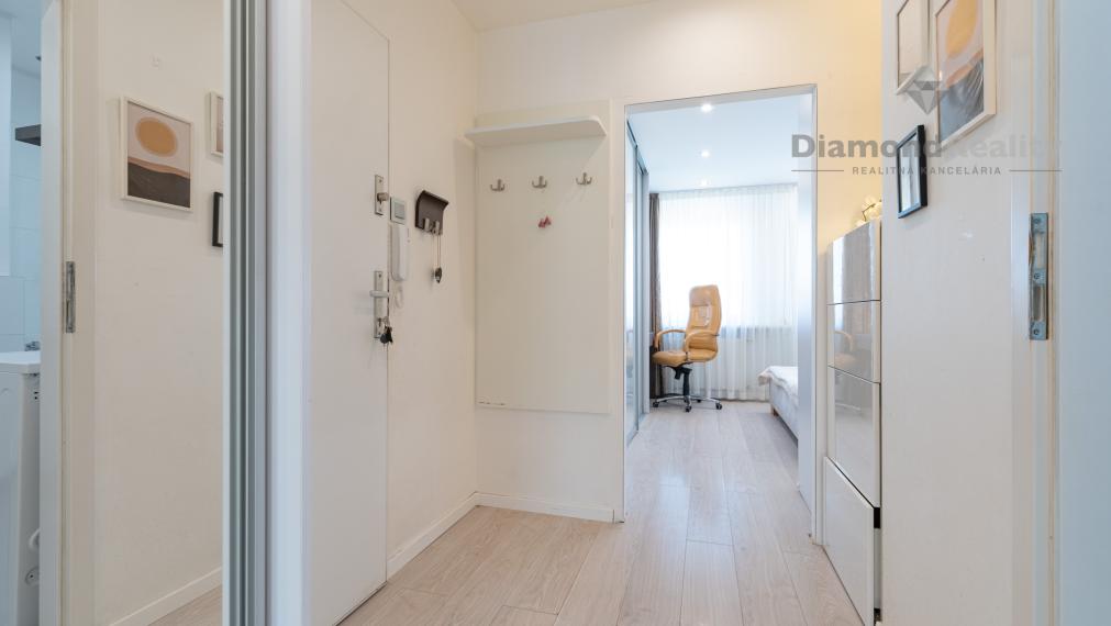 NA PRENÁJOM KRÁSNY 2 IZBOVÝ BYT S LOGGIOU | TERASA - TRI HÔRKY