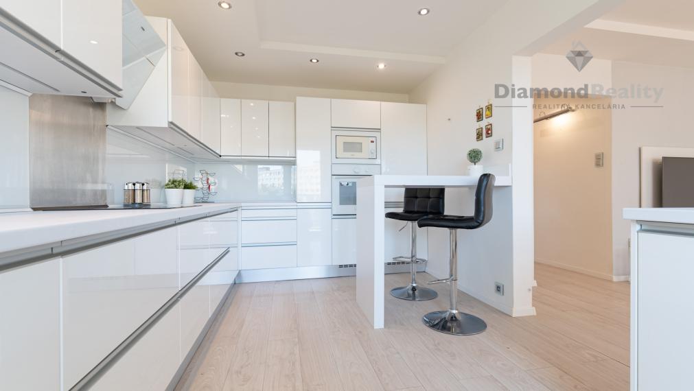 NA PRENÁJOM KRÁSNY 2 IZBOVÝ BYT S LOGGIOU | TERASA - TRI HÔRKY