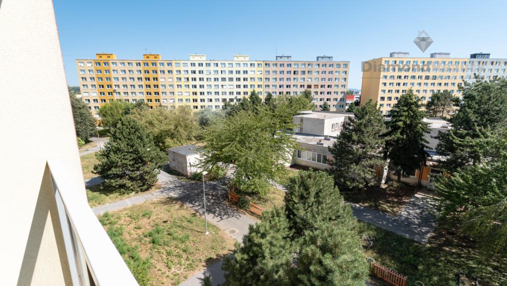 NA PRENÁJOM KRÁSNY 2 IZBOVÝ BYT S LOGGIOU | TERASA - TRI HÔRKY