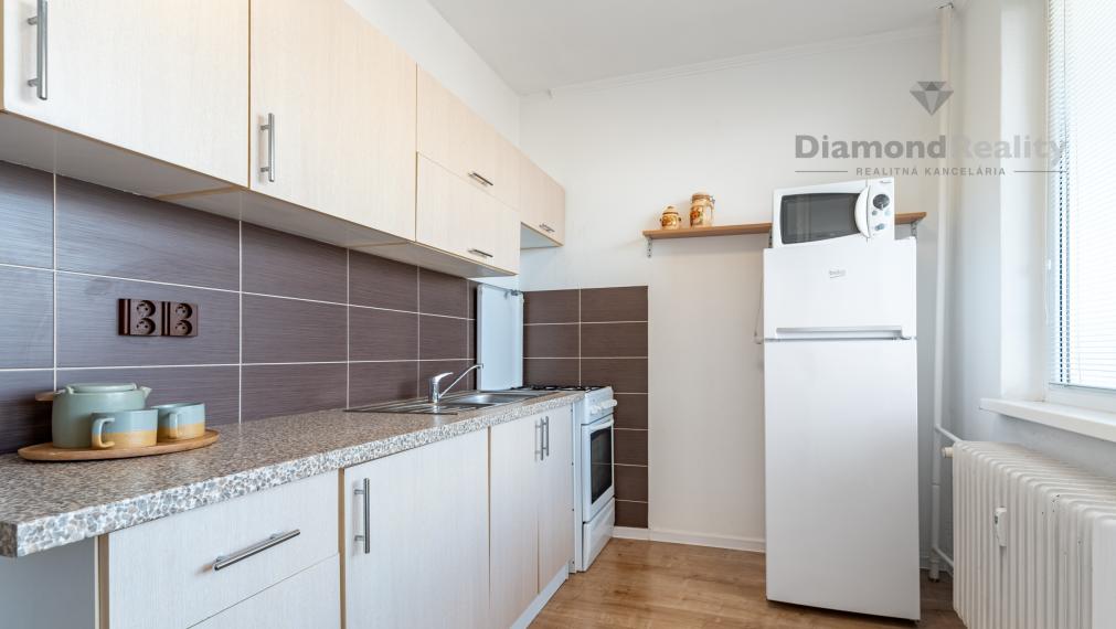 NA PREDAJ 1 IZBOVÝ BYT V BLÍZKOSTI CENTRA MESTA | IDEÁLNY NA PRENÁJOM | 39m2 + 2x LOGGIA | ul. SLOVENSKEJ JEDNOTY