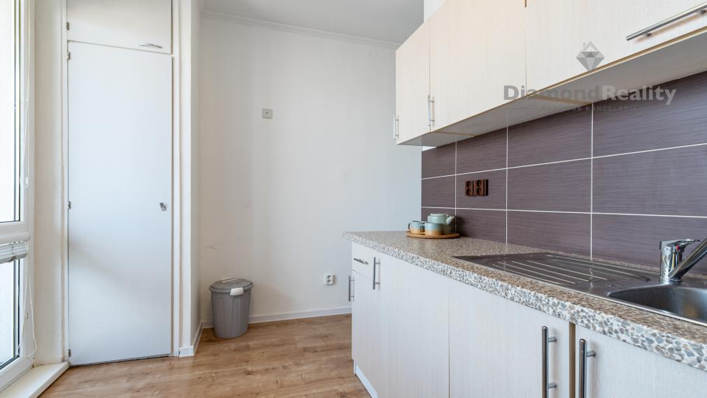 NA PREDAJ 1 IZBOVÝ BYT V BLÍZKOSTI CENTRA MESTA | IDEÁLNY NA PRENÁJOM | 39m2 + 2x LOGGIA | ul. SLOVENSKEJ JEDNOTY