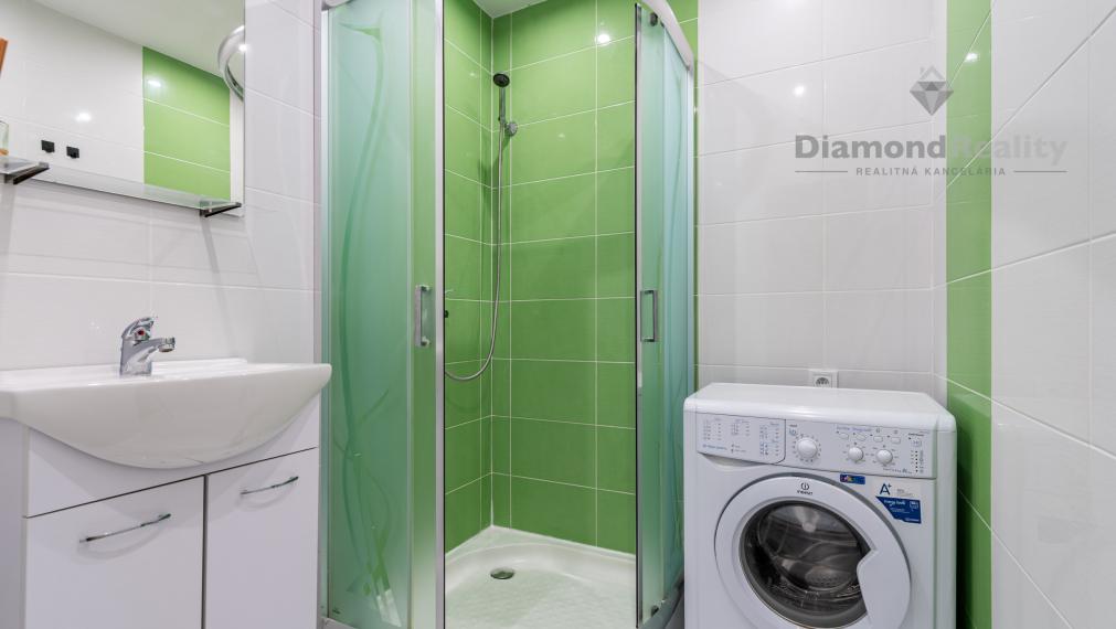 NA PREDAJ 1 IZBOVÝ BYT V BLÍZKOSTI CENTRA MESTA | IDEÁLNY NA PRENÁJOM | 39m2 + 2x LOGGIA | ul. SLOVENSKEJ JEDNOTY