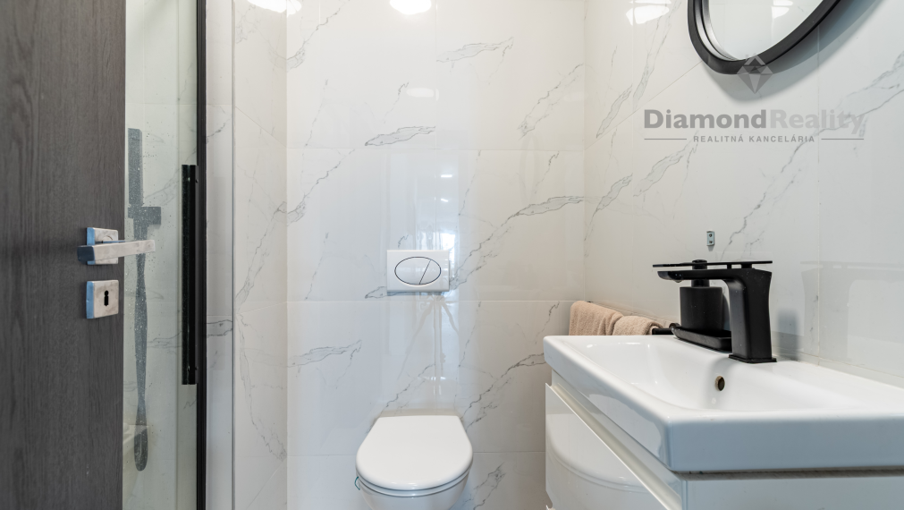 Na predaj nadštandardný 4 izbový byt ulica Jelšová, Košice - komplex Panoráma