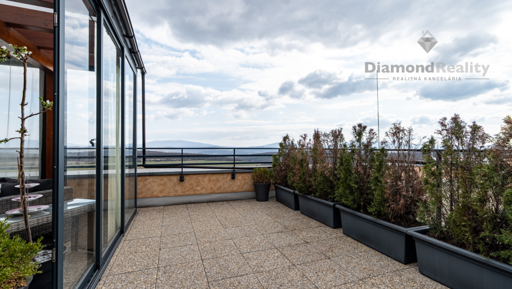 Na predaj nadštandardný 4 izbový byt ulica Jelšová, Košice - komplex Panoráma