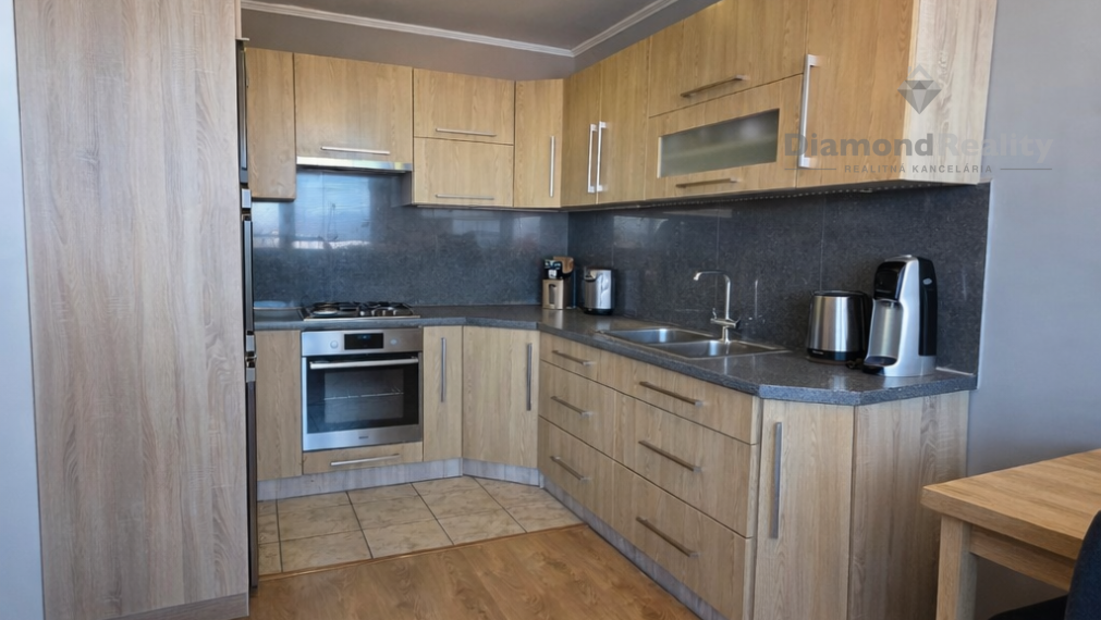 Na predaj 3 izbový byt pražského typu na ulici Jaltská, Košice - Dargovských hrdinov.