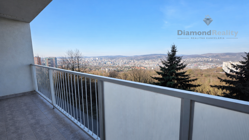 Na predaj 3 izbový byt pražského typu na ulici Jaltská, Košice - Dargovských hrdinov.