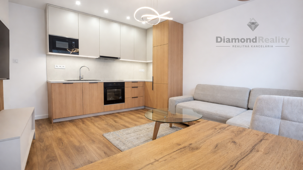 Na predaj 1,5 izbový byt po novej a kompletnej rekonštrukcii, Tolstého ulica, Košice - Sever