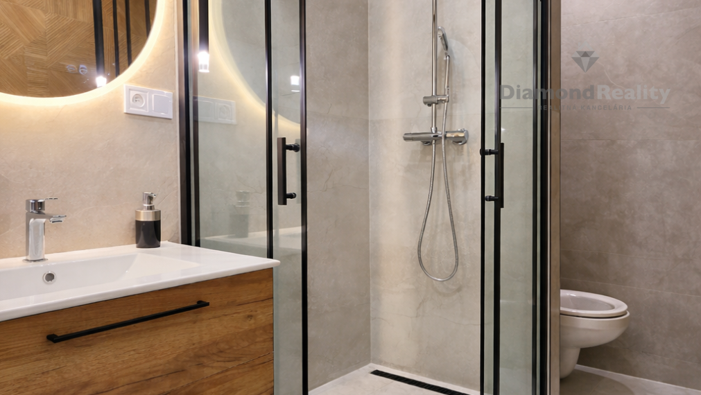 Na predaj 1,5 izbový byt po novej a kompletnej rekonštrukcii, Tolstého ulica, Košice - Sever