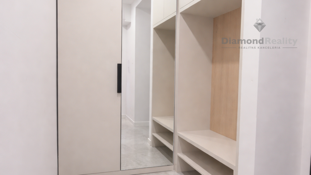 Na predaj 1,5 izbový byt po novej a kompletnej rekonštrukcii, Tolstého ulica, Košice - Sever