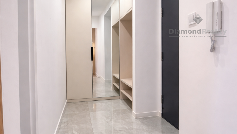 Na predaj 1,5 izbový byt po novej a kompletnej rekonštrukcii, Tolstého ulica, Košice - Sever