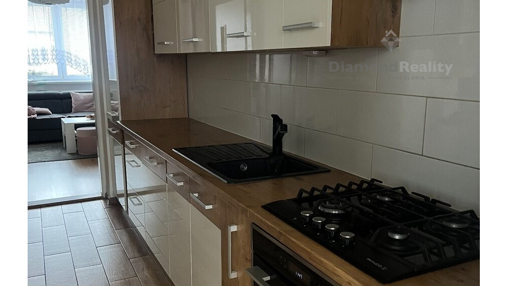 Na predaj pekný prerobený 5 izbový rodinný dom, Červeník.