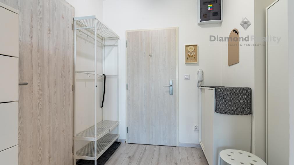 NA PREDAJ 1 IZBOVÝ BYT V MČ ŠACA, Učňovská ulica