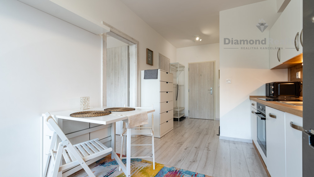 NA PREDAJ 1 IZBOVÝ BYT V MČ ŠACA, Učňovská ulica