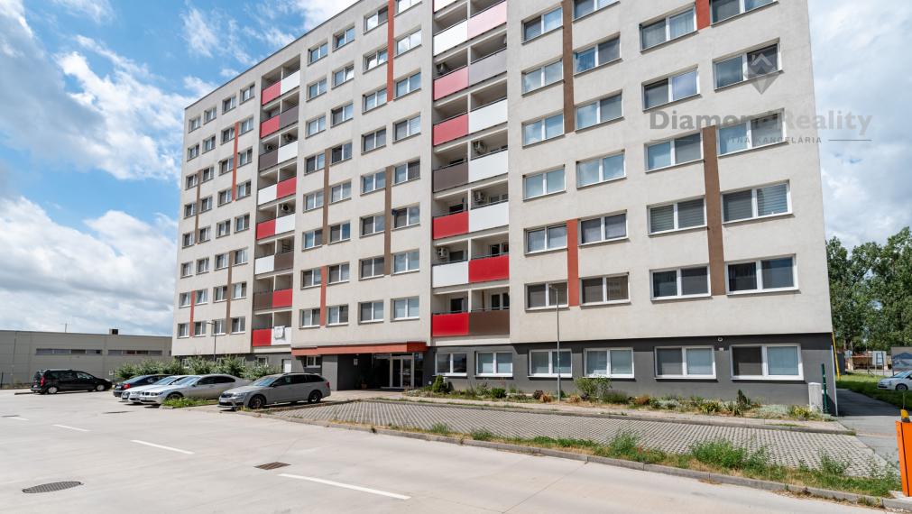 NA PREDAJ 1 IZBOVÝ BYT V MČ ŠACA, Učňovská ulica