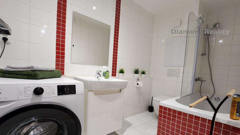 LUXUSNÝ GLAMOUR BYT S OBROVSKOU LOGGIOU – TURGENEVOVA -  KOMPLETNE ZARIADENÝ