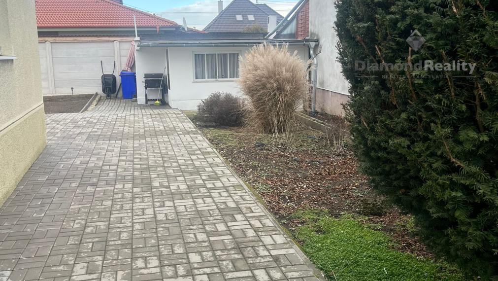 Na predaj pekný prerobený 5 izbový rodinný dom, Červeník.