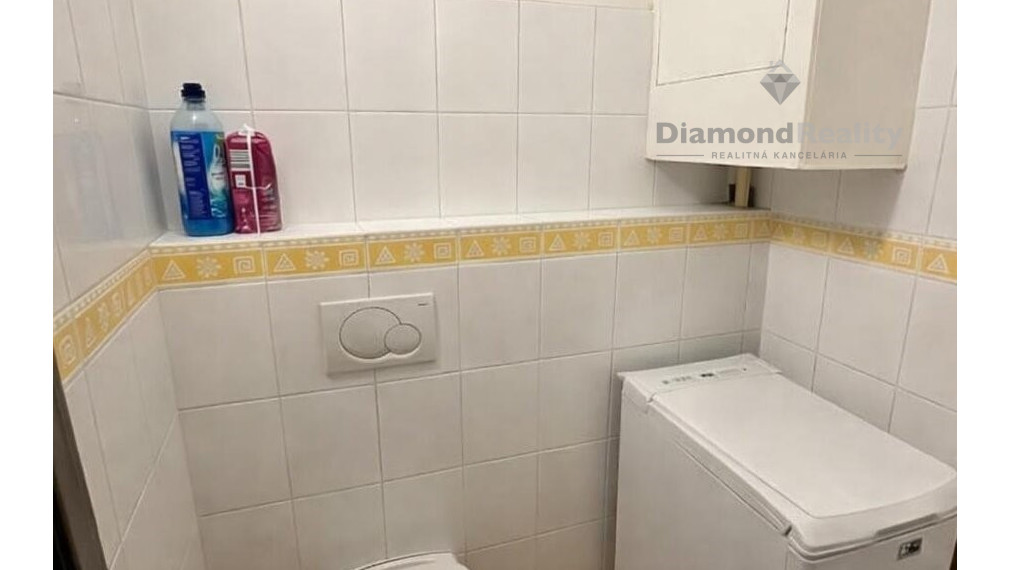 Na prenájom samost nepriechod izba, 4 izb byt Veterná Trnava