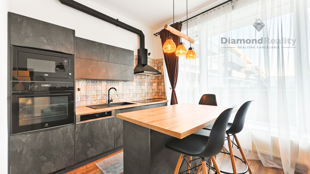 PRÉMIOVÝ 3-IZBOVÝ BYT S 22 m² LOGGIOU V BOROVICOVOM HÁJI – LUXUS, SÚKROMIE A LES POD OKNAMI + PARKOVANIE V CENE