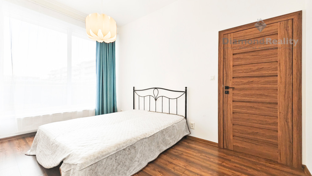 PRÉMIOVÝ 3-IZBOVÝ BYT S 22 m² LOGGIOU V BOROVICOVOM HÁJI – LUXUS, SÚKROMIE A LES POD OKNAMI + PARKOVANIE V CENE