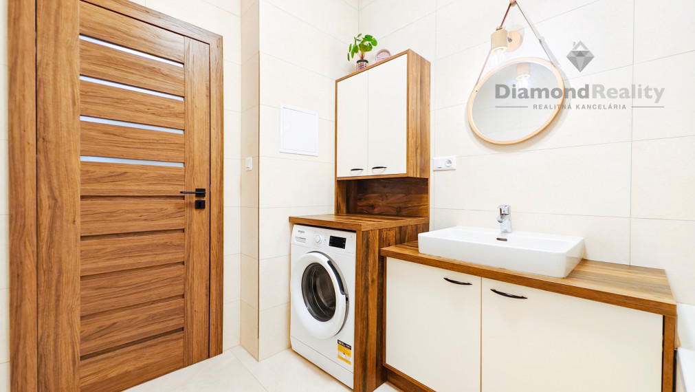 PRÉMIOVÝ 3-IZBOVÝ BYT S 22 m² LOGGIOU V BOROVICOVOM HÁJI – LUXUS, SÚKROMIE A LES POD OKNAMI + PARKOVANIE V CENE