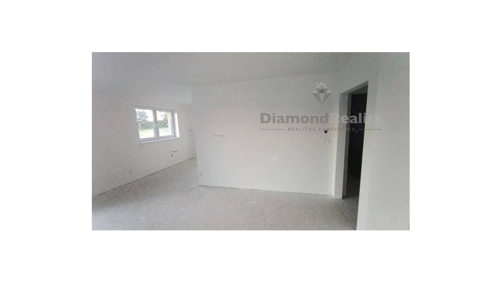 Na predaj novostavba v malebnej obci Mojmírovce