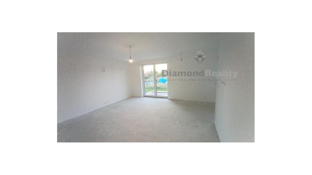 Na predaj novostavba v malebnej obci Mojmírovce