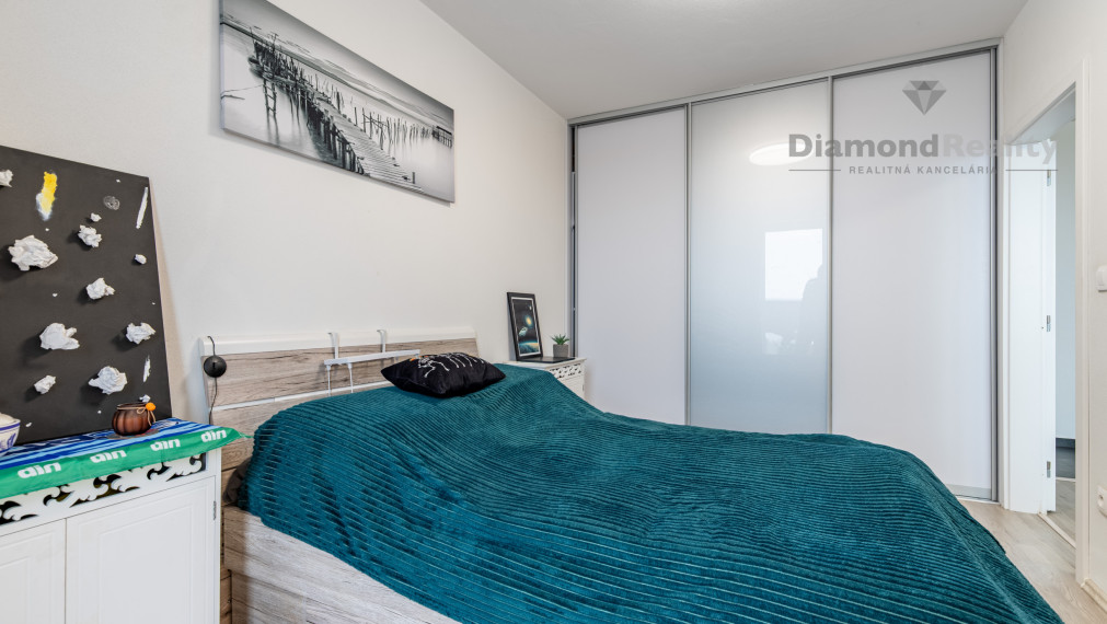 NA PREDAJ PEKNÝ A MODERNÝ 2-IZBOVÝ BYT | ZELENÁ STRÁŇ