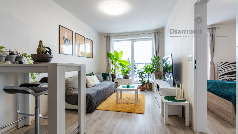 NA PREDAJ PEKNÝ A MODERNÝ 2-IZBOVÝ BYT | ZELENÁ STRÁŇ