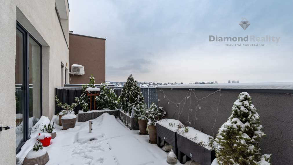 NA PREDAJ PEKNÝ A MODERNÝ 2-IZBOVÝ BYT | ZELENÁ STRÁŇ