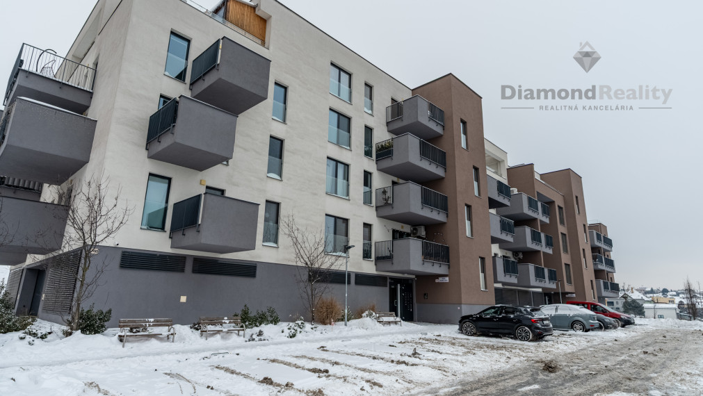 NA PREDAJ PEKNÝ A MODERNÝ 2-IZBOVÝ BYT | ZELENÁ STRÁŇ