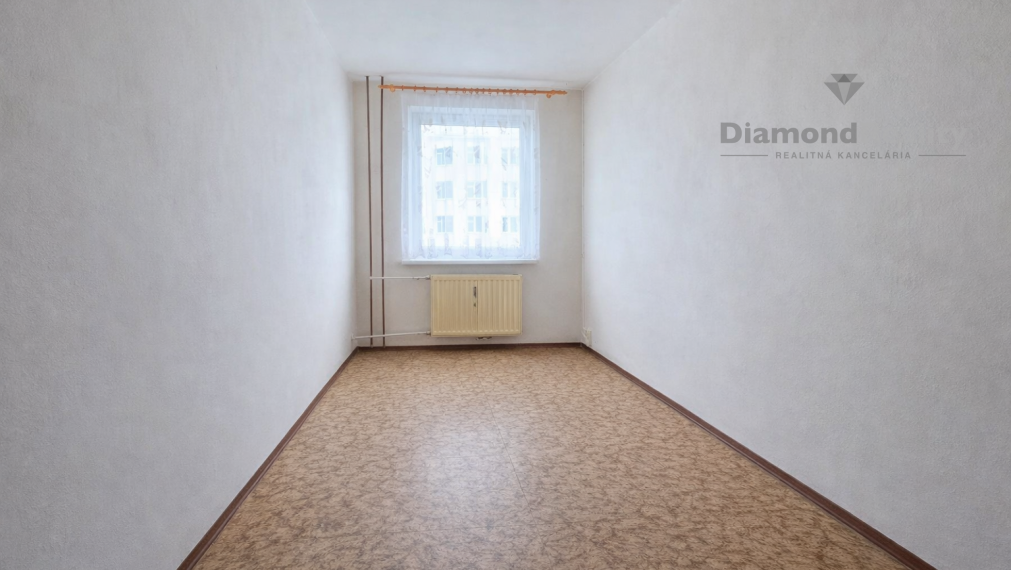 Na predaj VEĽKÝ 4 izbový byt na KVP, Bauerova ulica