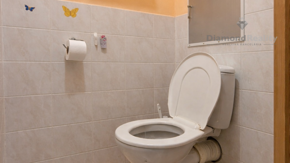 Na predaj VEĽKÝ 4 izbový byt na KVP, Bauerova ulica