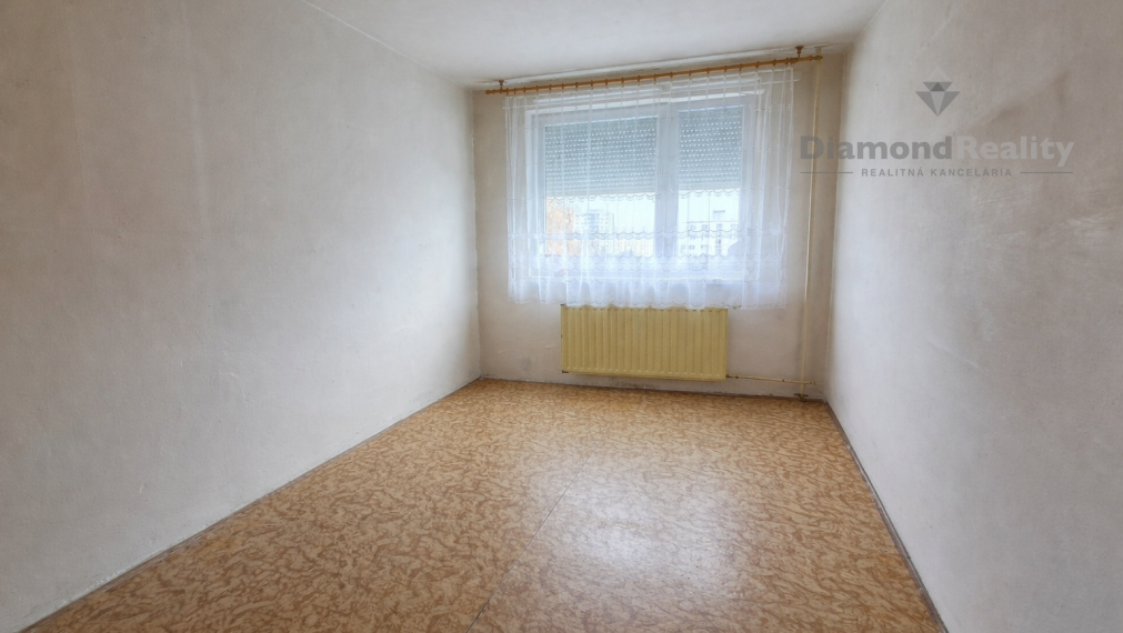 Na predaj VEĽKÝ 4 izbový byt na KVP, Bauerova ulica