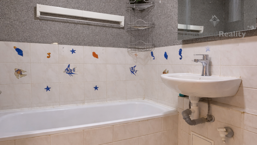 Na predaj VEĽKÝ 4 izbový byt na KVP, Bauerova ulica