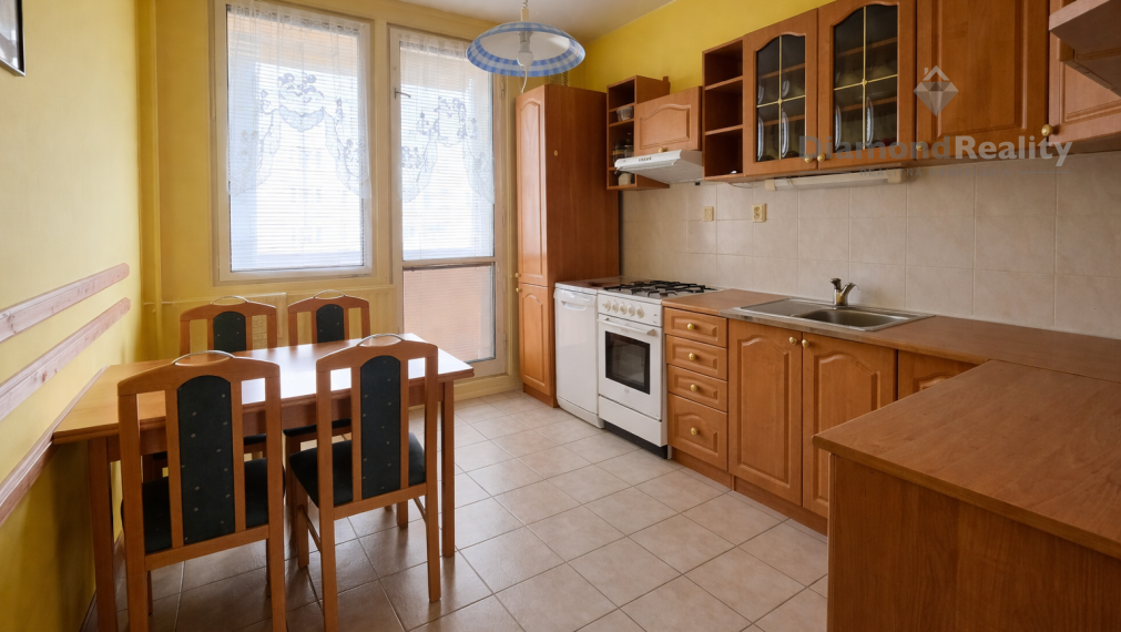 Na predaj VEĽKÝ 4 izbový byt na KVP, Bauerova ulica