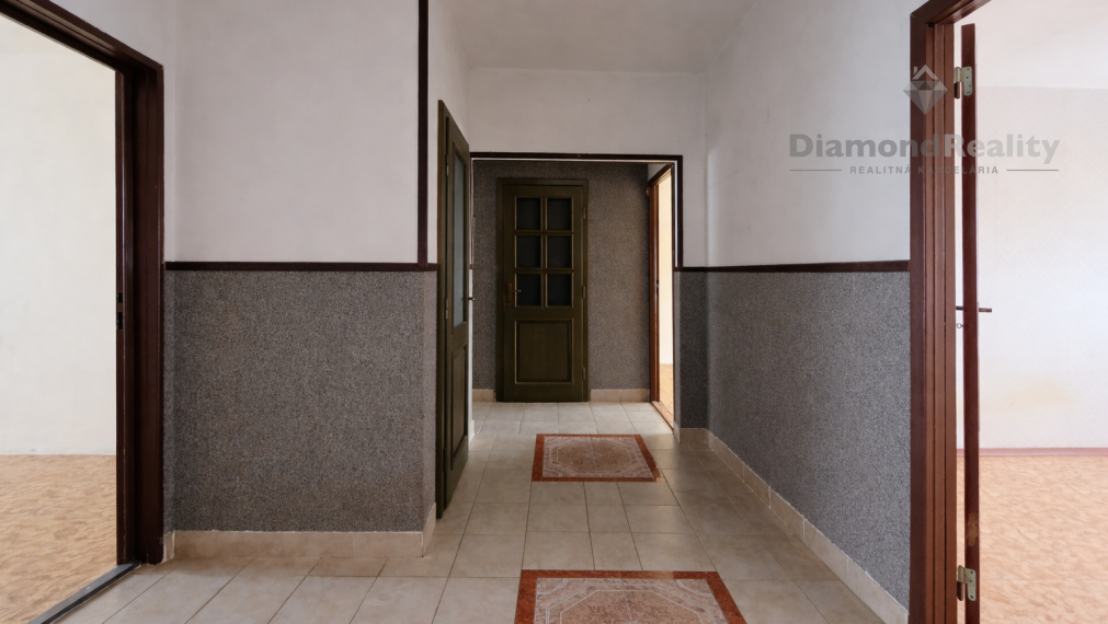 Na predaj VEĽKÝ 4 izbový byt na KVP, Bauerova ulica