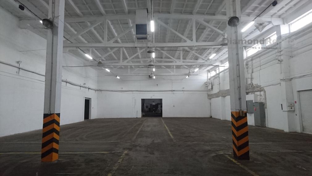 VÝROBNÉ HALY A SKLADY – PRENÁJOM SKLADOVÝCH A VÝROBNÝCH PRIESTOROV S KANCELÁRIAMI | 3 251 m² | TOP DOSTUPNOSŤ PRE KAMIÓNY