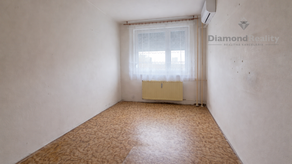 Na predaj VEĽKÝ 4 izbový byt na KVP, Bauerova ulica