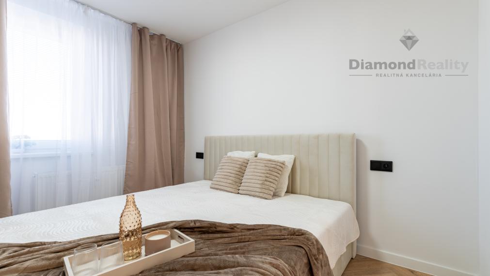 NA PREDAJ PEKNÝ A ZREKONŠTRUOVANÝ 3-IZBOVÝ BYT NA ULICI VÝSTAVBY, KOŠICE - ZÁPAD.