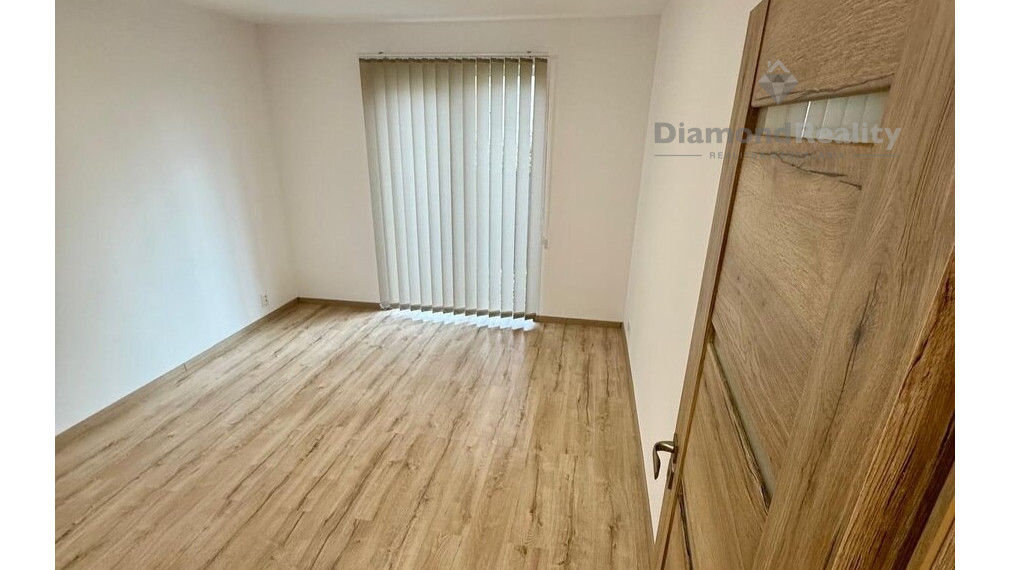 Na predaj 5-izbový bungalov , v obci Seňa